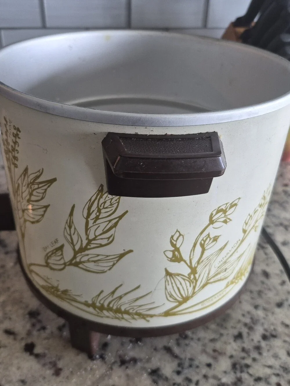 Crock watcher Vintage 1970s Hamilton Beach 4 qt crock pot Herb Pattern
